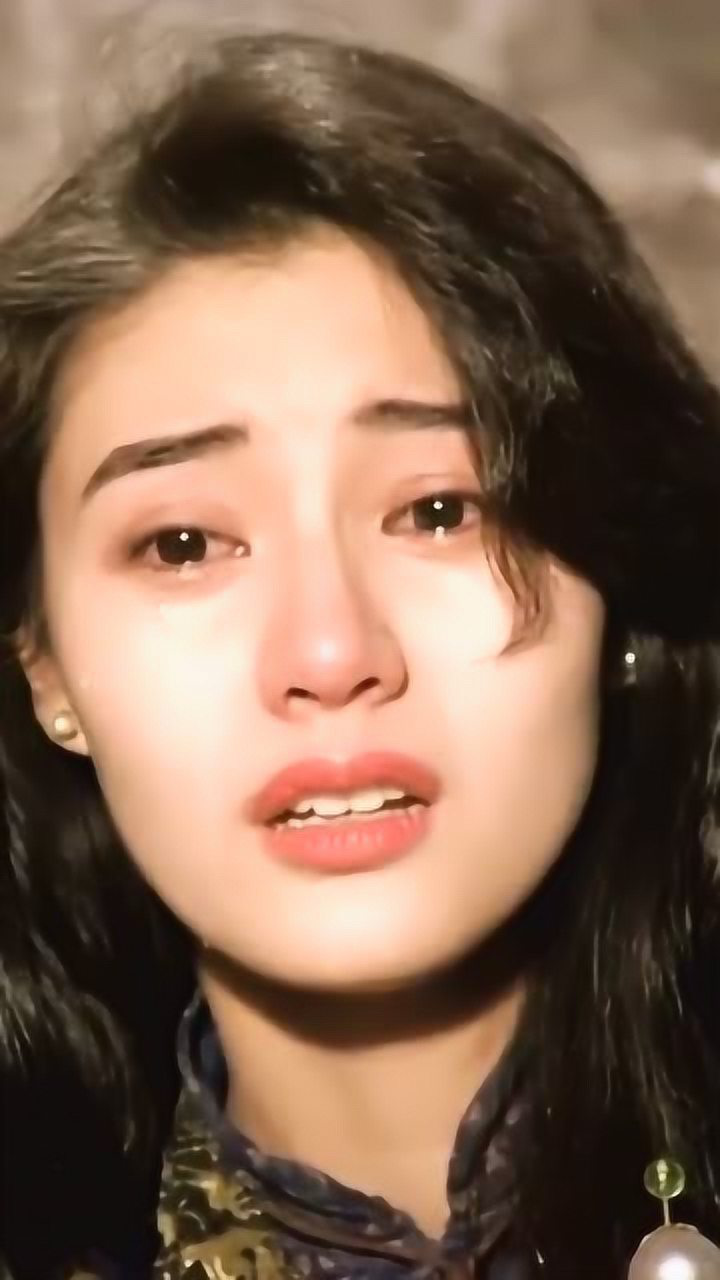 美女们流泪哭泣,你们看着心疼吗?楚楚可人我看的心都碎了