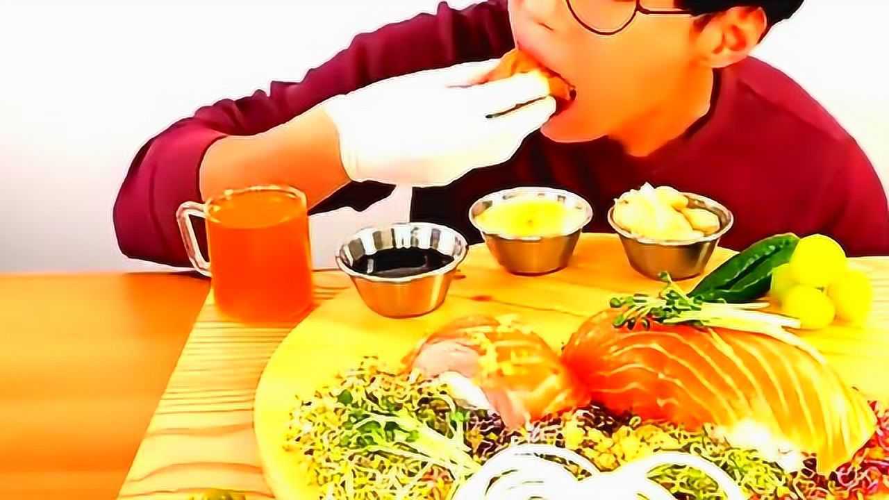 韩国大胃王,小哥哥吃播真优雅,带着手套吃东西