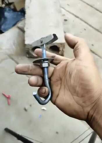 装吊扇确定牢固安全,遇到预制楼板顶,要选择专用吊钩!