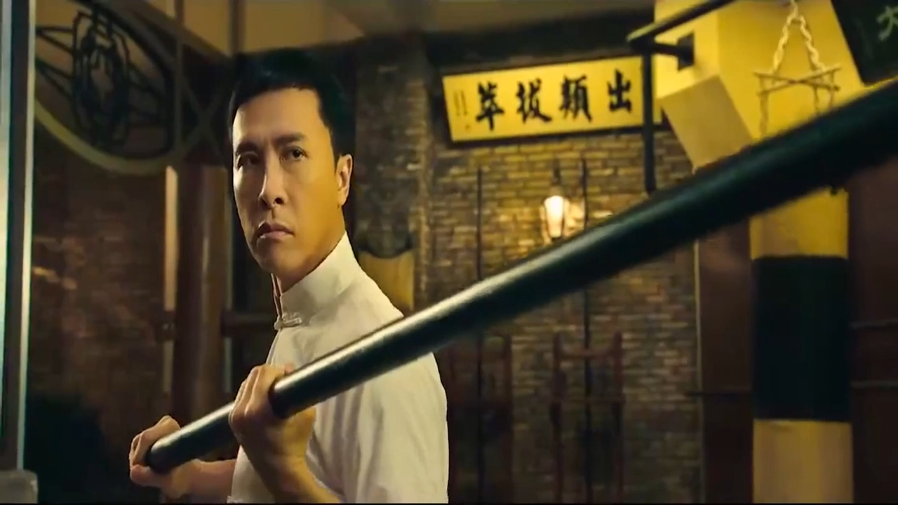 叶问:叶问迎战张天志,六点半棍法打平手,八斩刀略胜一筹