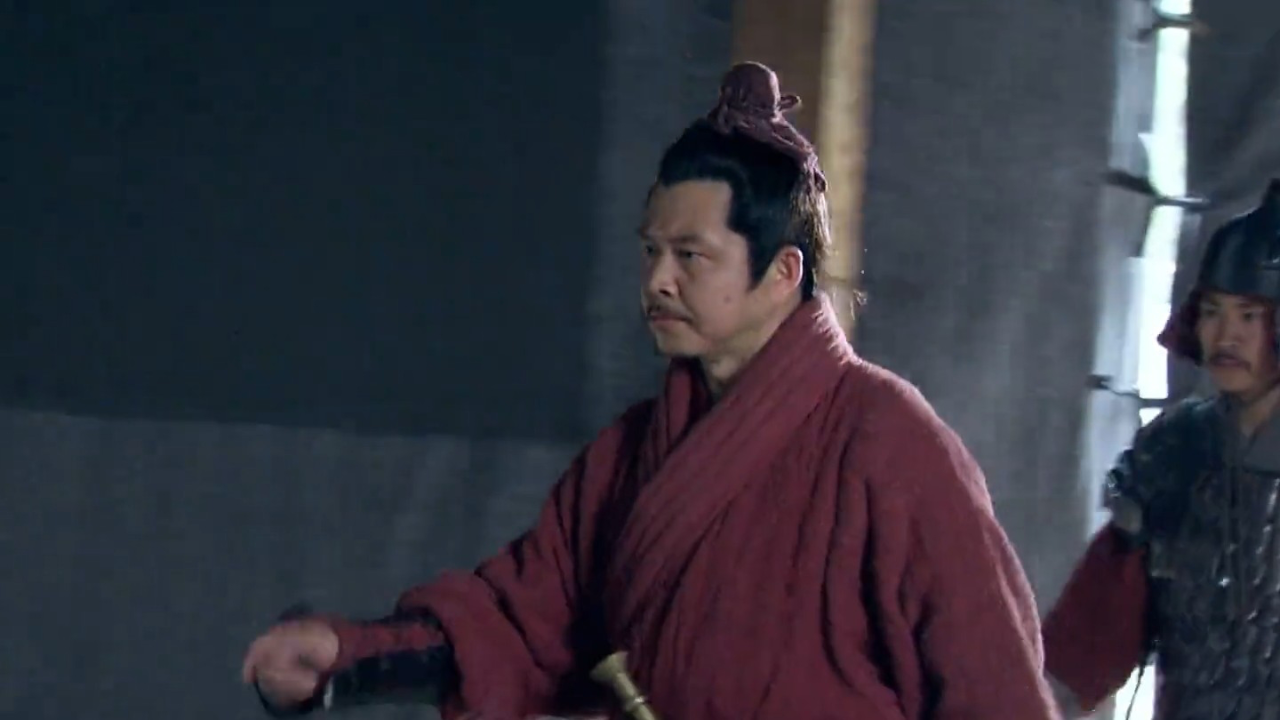 《楚汉传奇》韩信酗酒滋事本该斩首,屋内的竹简让萧何发现他是个奇才_腾讯新闻