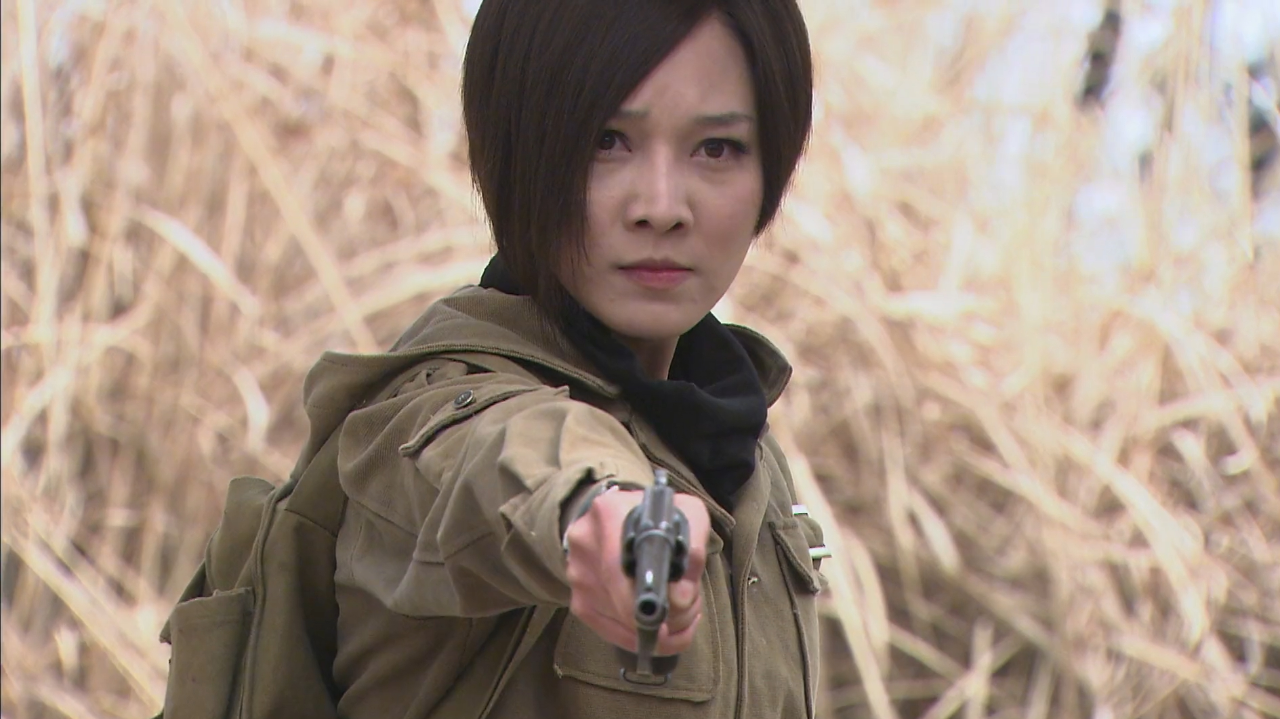 女子特战队员拆弹失败,敌人引爆了毒气炸弹