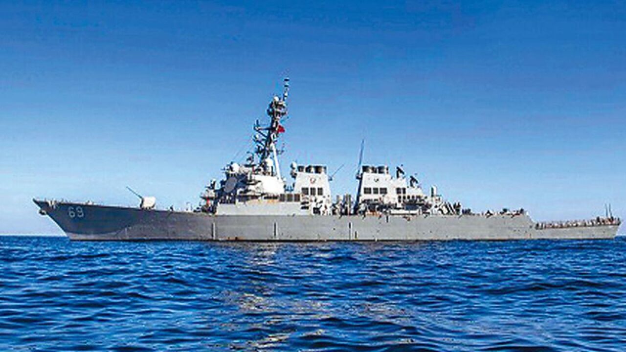 美军"米利厄斯"号驱逐舰过航台海,东部战区回应