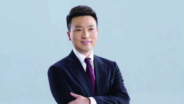 主持人康辉收获美好爱情后却直言自己有遗憾