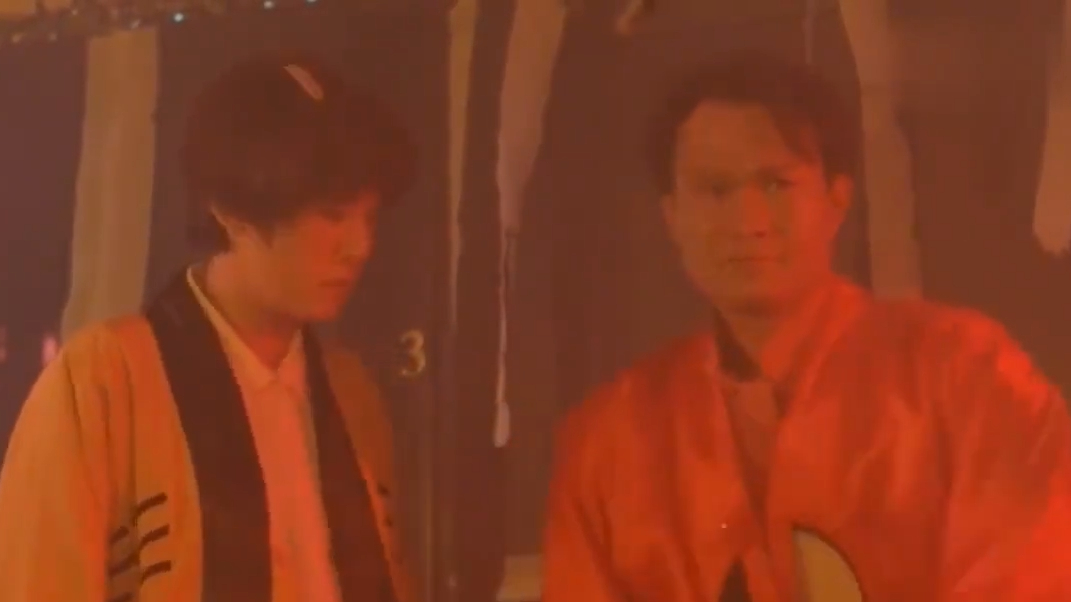 先生:夜店跳舞的全是鬼,英叔用八卦镜一照,就找出了鬼王