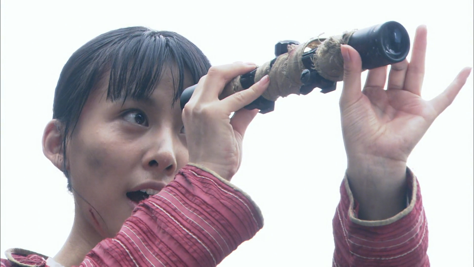 神枪:村姑好枪法,不用瞄准镜一枪命中鬼子,果然是巾帼英雄