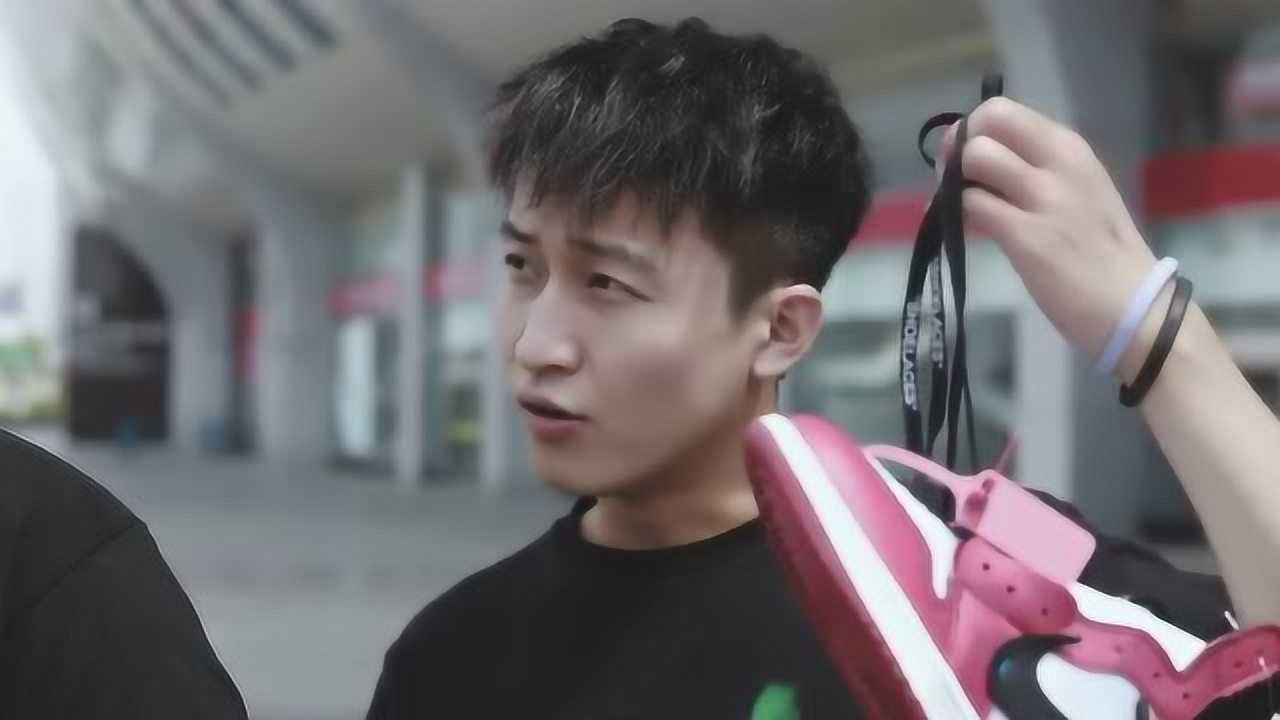斯内克杨:对不起,我是一名球鞋鉴定师,这波操作稳了
