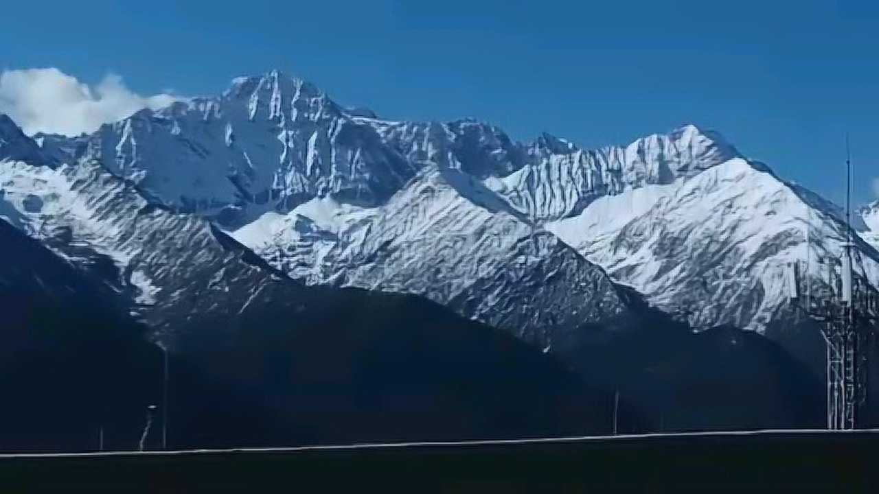 巴朗山远眺大雪塘(5360m)