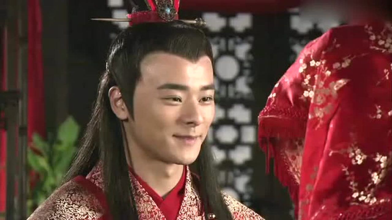 明珠游龙:王妃要出家信王亲自去寺庙接王妃,二人紧紧相拥!