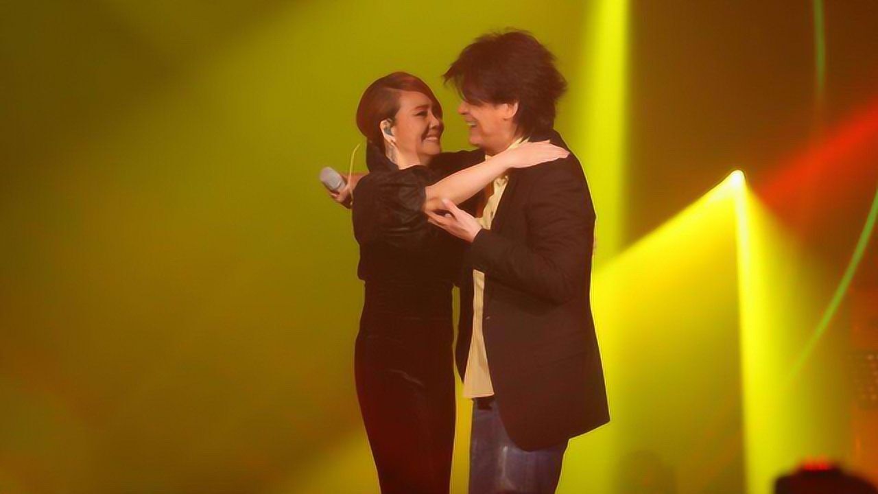 周华健携手辛晓琪翻唱当爱已成往事开口惊艳全场太好听了