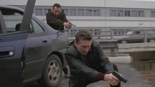 《冷血悍将》大牌云集的一部动作片，追车的戏毁了八十多辆车