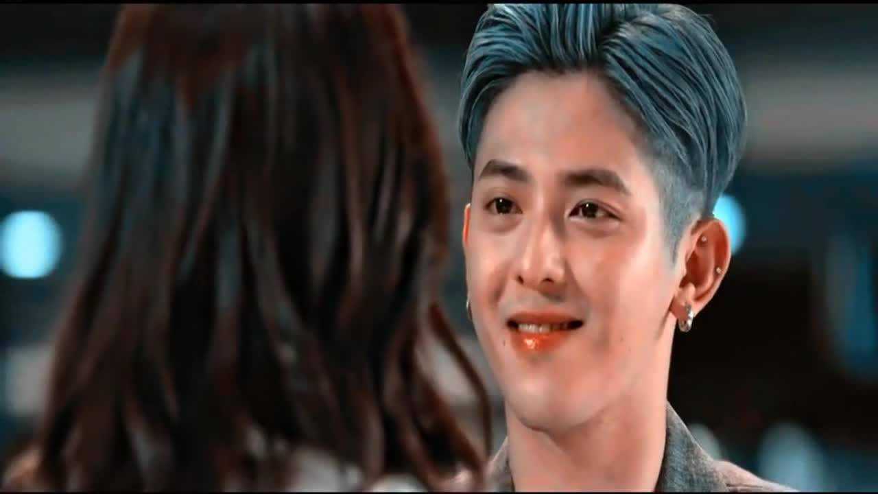 初恋日记还没有到规定的时间帅哥就憋不住了真是年轻人