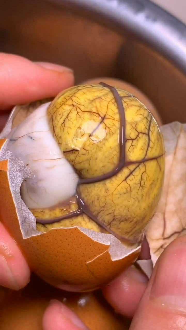 这个活珠子大不大,想不想吃!