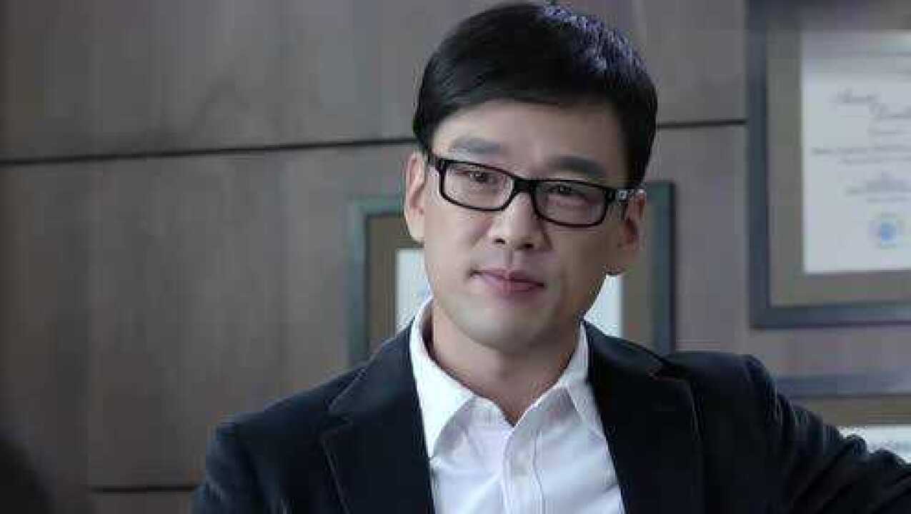 产科医生高龄产妇顺利产子术后林娜竟找到肖程聊起了这件事