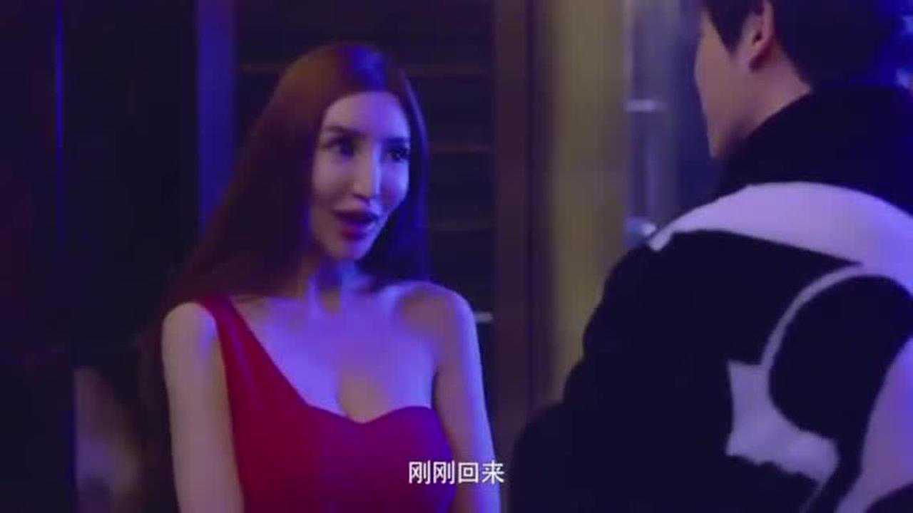 心机女接近男总裁，故意喝醉引诱他上勾，趁机陷害！_高清