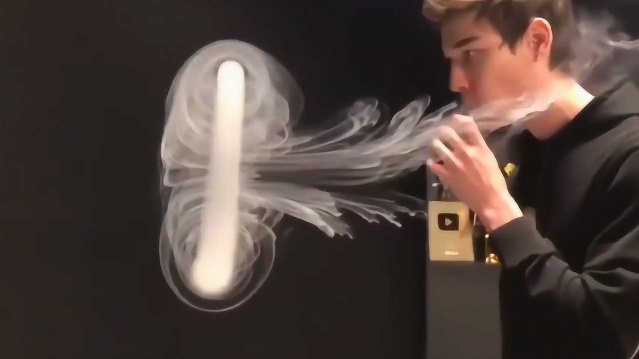 男子苦练吐烟圈3年吐烟功夫惊世骇俗网友美得窒息
