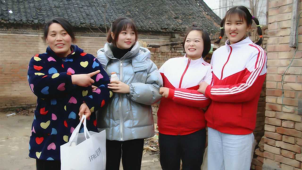 《欢欢的童年短剧》精彩内容_表姐来了1：表姐放假来找姐妹玩，把俩人高兴坏了！真开心_电视剧_高清完整版视频在线观看_腾讯视频