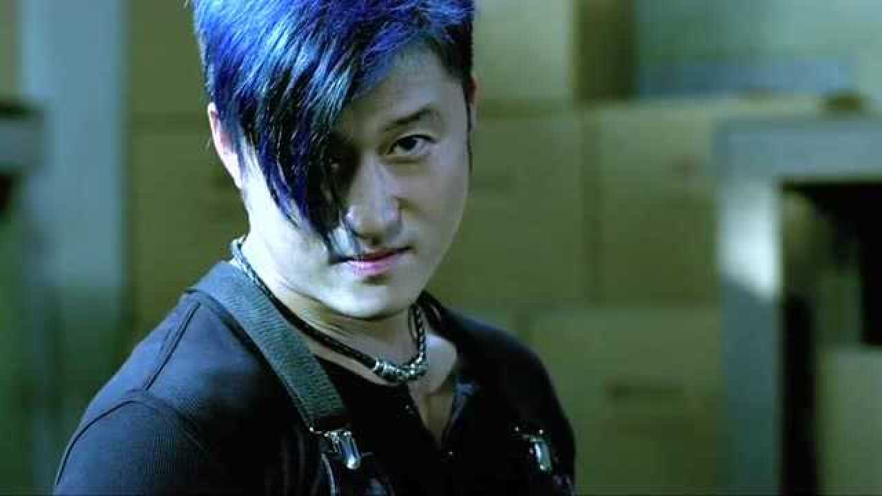 夺帅两男神比武看看到底是谁更厉害