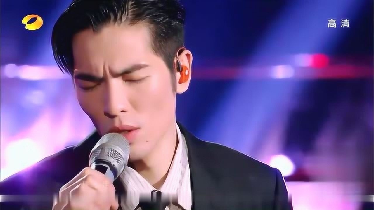 歌手:萧敬腾演唱歌曲《那女孩对我说》,太深情了!