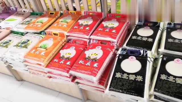 大米被疯抢后,现在四川小县城大米多少钱一斤?带大伙实地看看