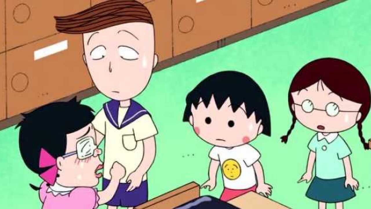 花轮同学对妈妈真孝顺看到妈妈伤心自己也很难过