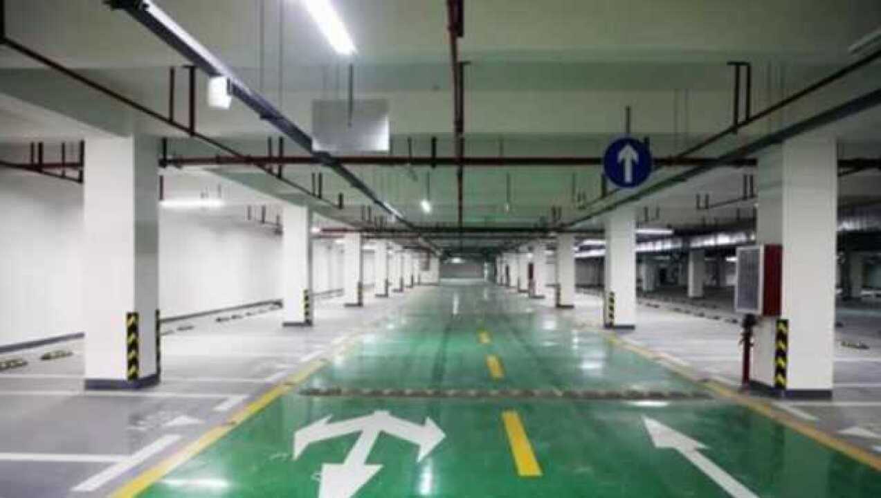 地下停车场停车时，这3种车位不要停，不然吃亏的是自己_高清