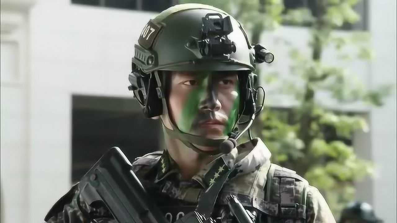 特种兵之霹雳火实战演习结束黑丧着脸的兵一定是战败的一方