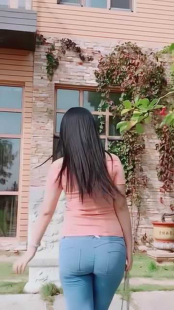微胖美女好可爱看背影就知道是美女