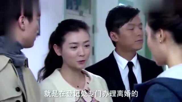 小伙参加婚礼看上伴娘打电话问新娘没想伴娘就在旁边听着!