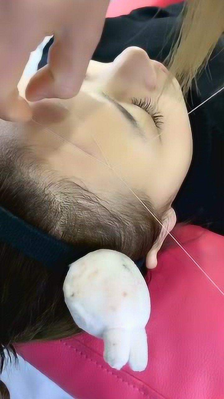 姐姐就要出嫁了我们这里的习俗是要绞脸的