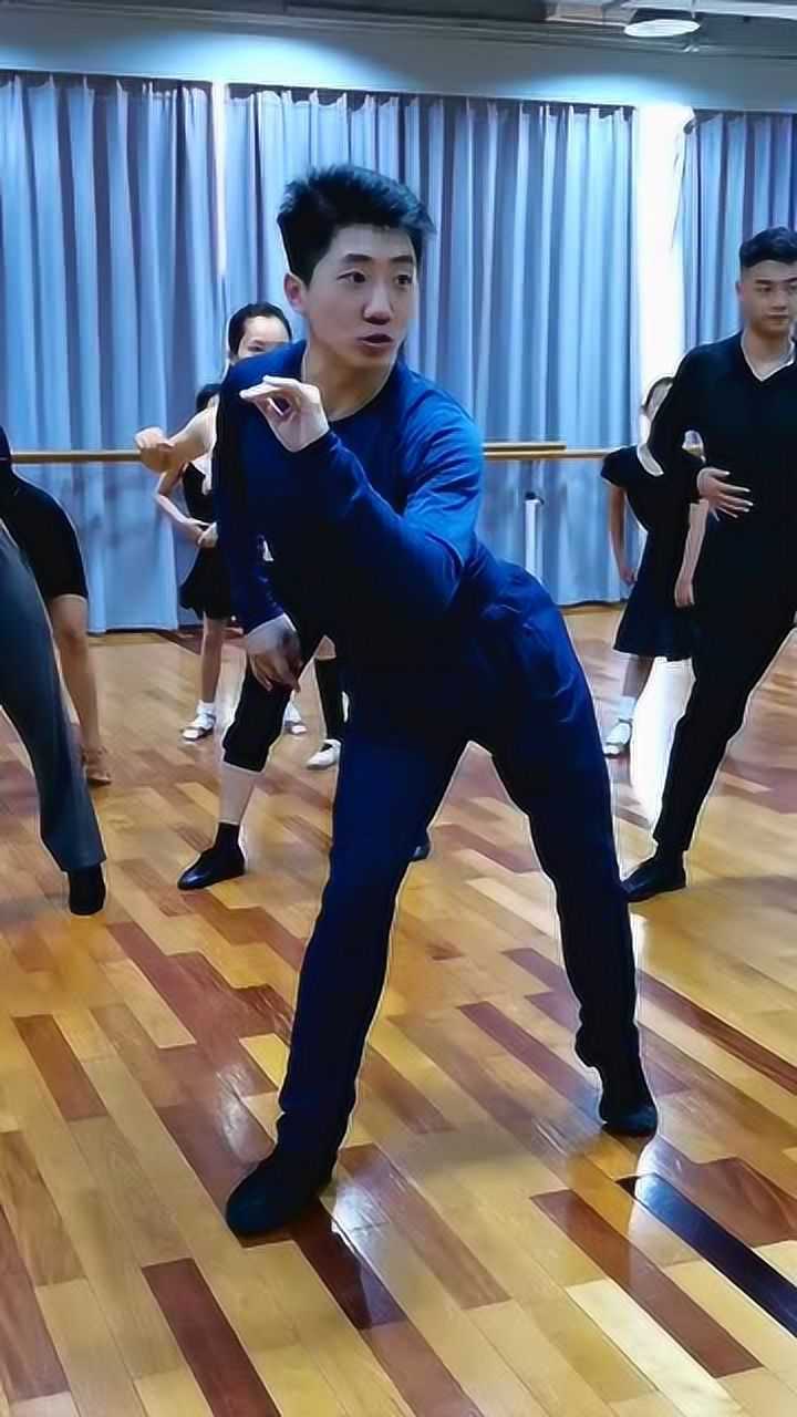 曹老师跳拉丁舞,这男人真完美,能迷死一大片花痴