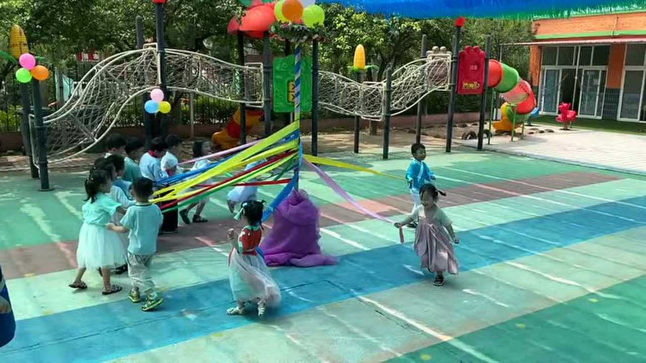 霖的家幼儿园2020年端午节五月花柱舞