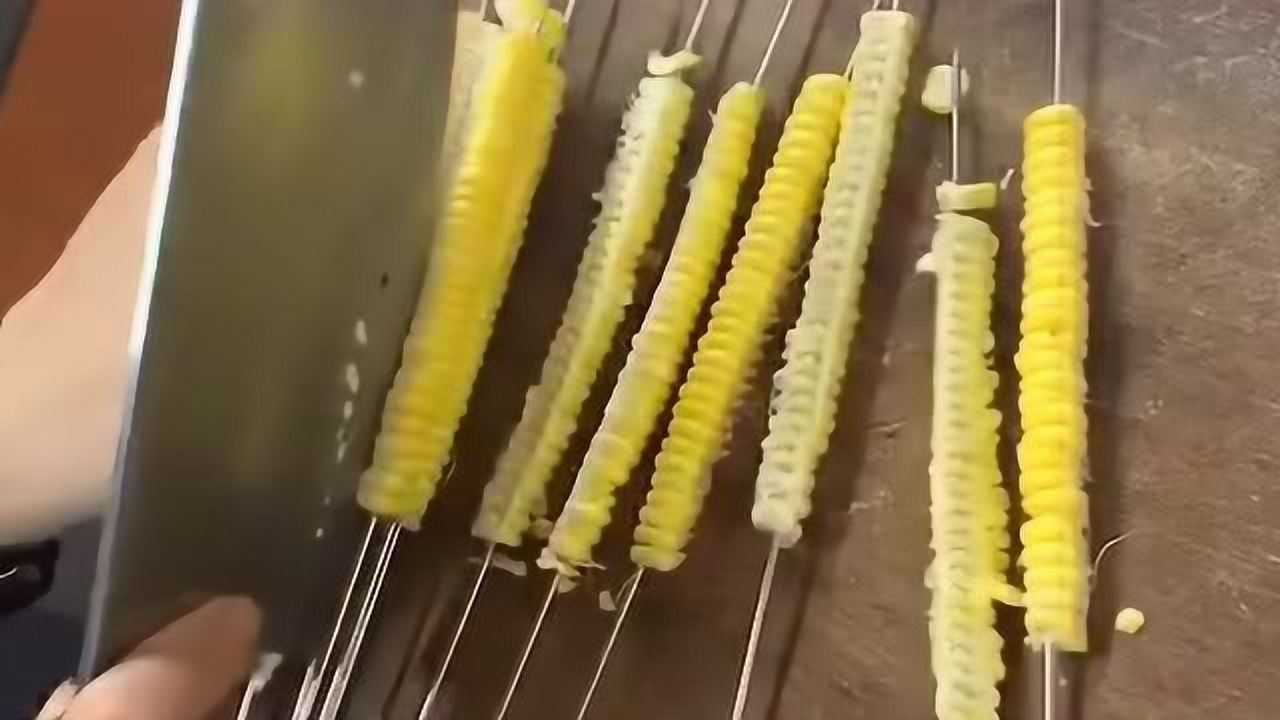 原来玉米粒是这样串的这样省时又省力长见识了