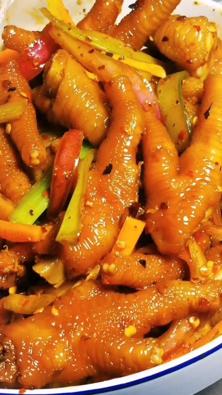 可以开店的木姜子油泡鸡爪做法,好吃惨了