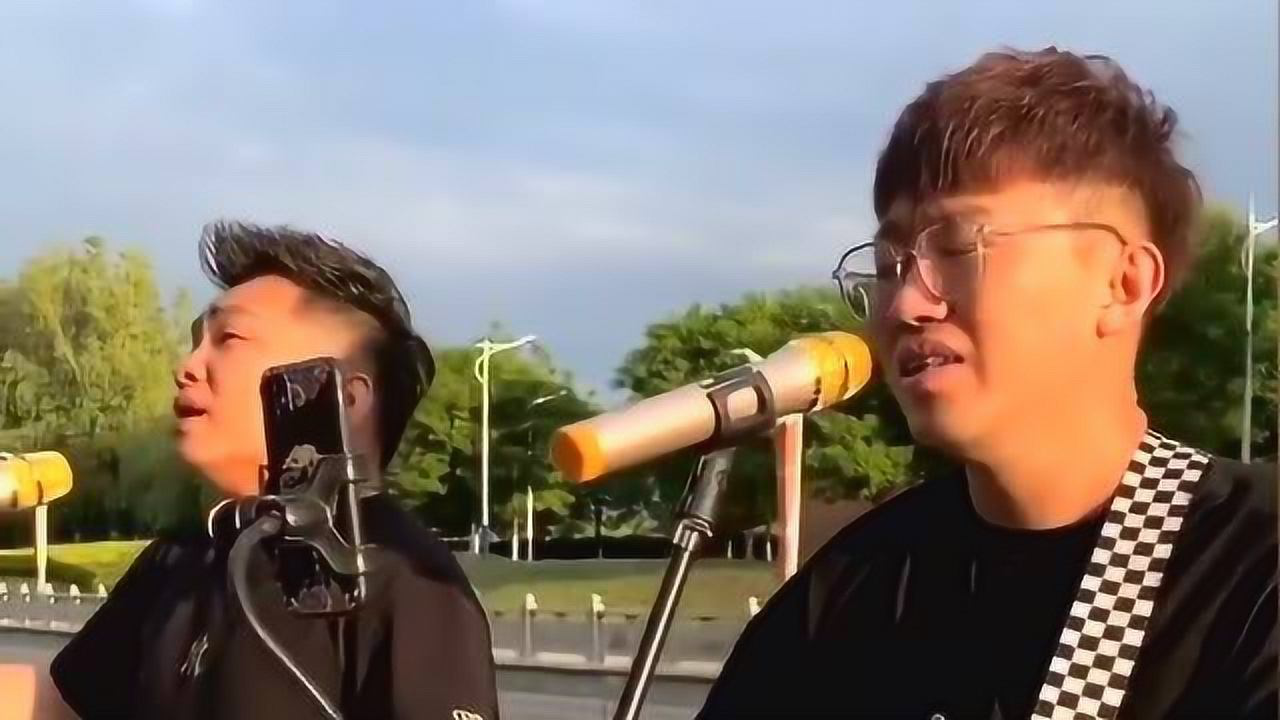 阿浩吉他弹唱一首阿爸阿妈这个世界最难还的情就是父母的恩情