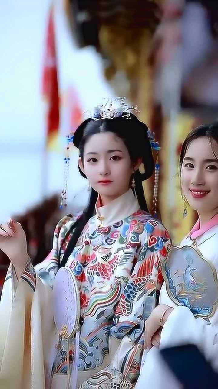 小生这厢有礼了,敢问姑娘来自何方芳龄几许,有无良配?