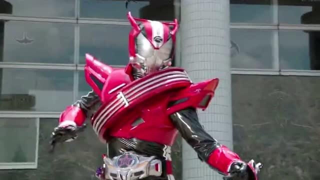 假面骑士drive:怪兽被必杀搞定,难道疾驰是假面骑士?