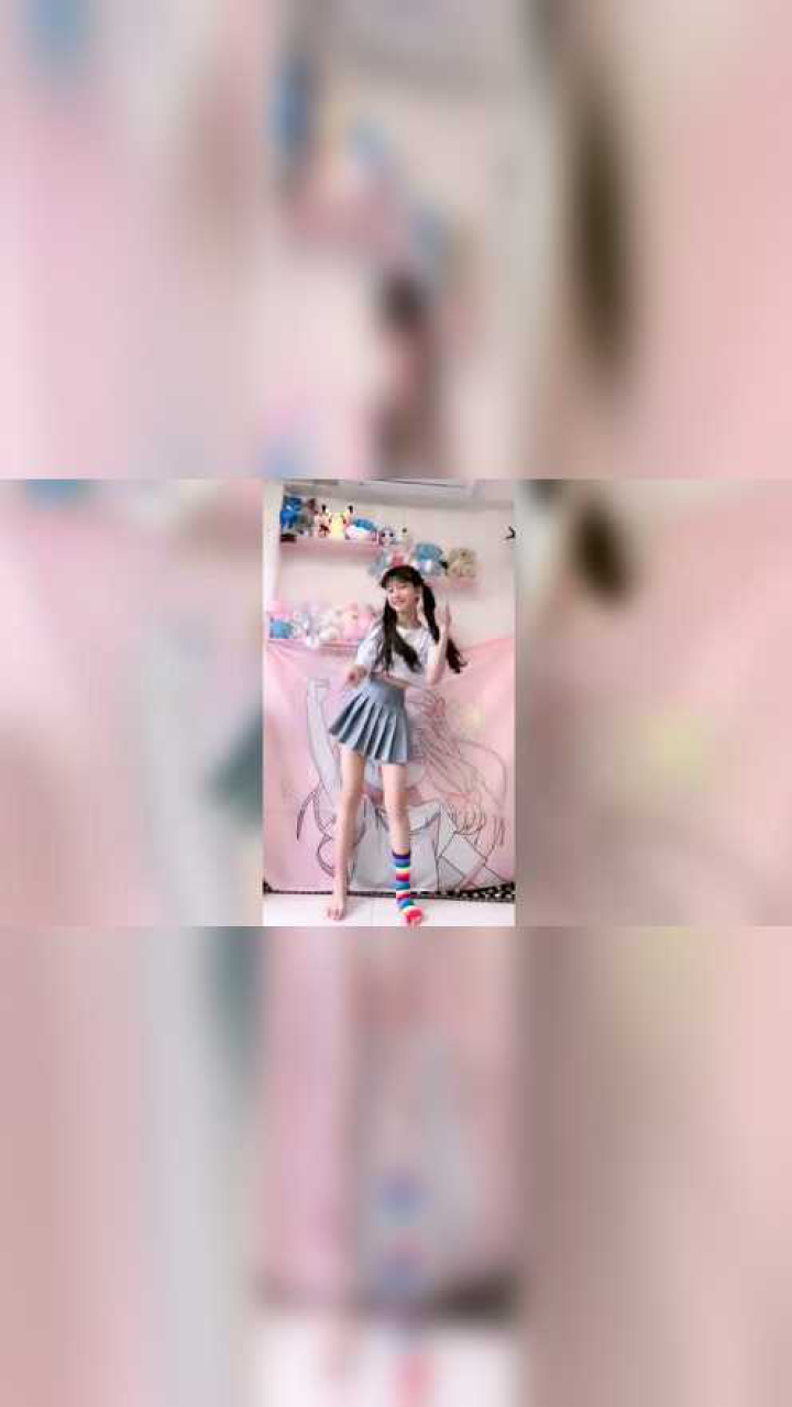 13岁女儿一到晚上就疯，袜子永远只穿一只，谁都不服就服你！_腾讯视频