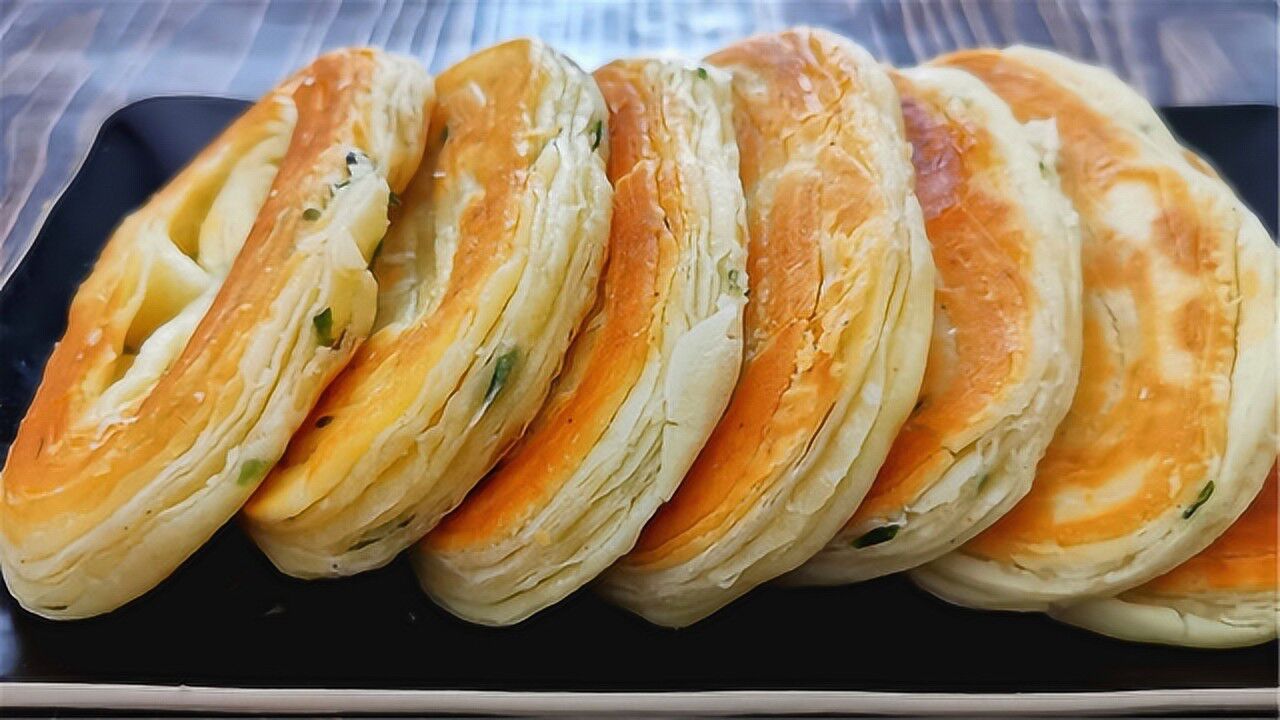 葱香烧饼,外面卖1元1个,无技巧无难度,外酥里软,越吃越香