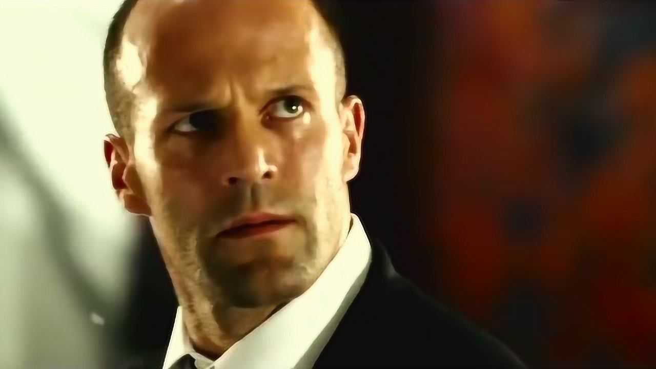 杰森斯坦森这一脚太狠了美女被扎在布满钉子墙上够狠够霸气