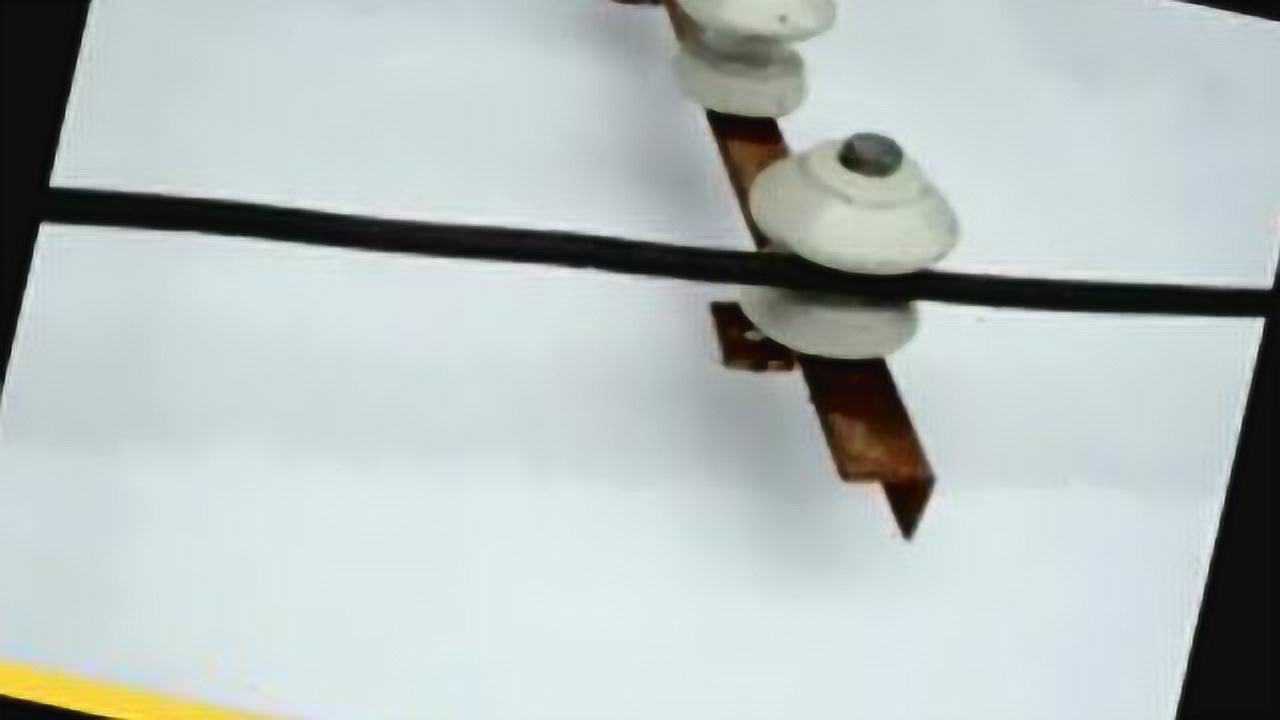 直导线在蝶式绝缘子上侧式绑扎