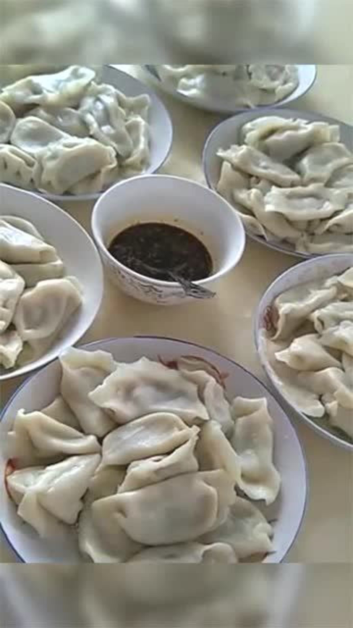 东北的大饺子上桌了,有网友喜欢吃吗