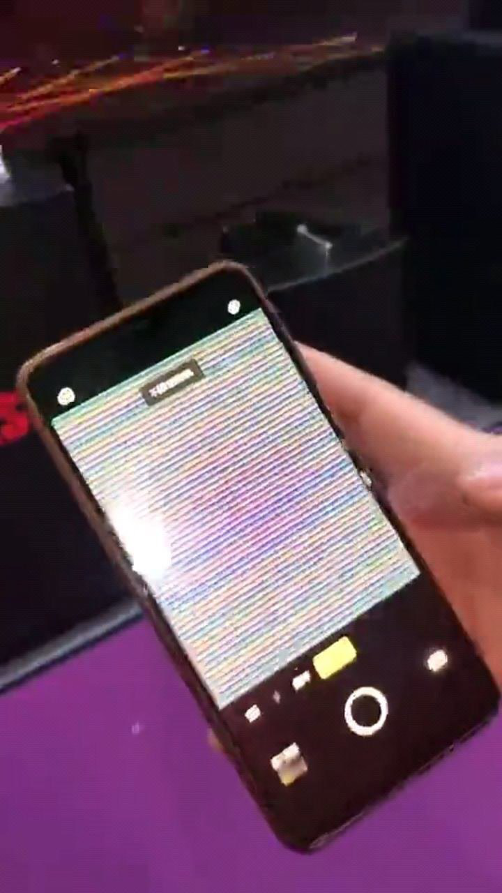 遇到镭射灯千万别拍不然手机摄像头的感光元件直接损坏这就是教训