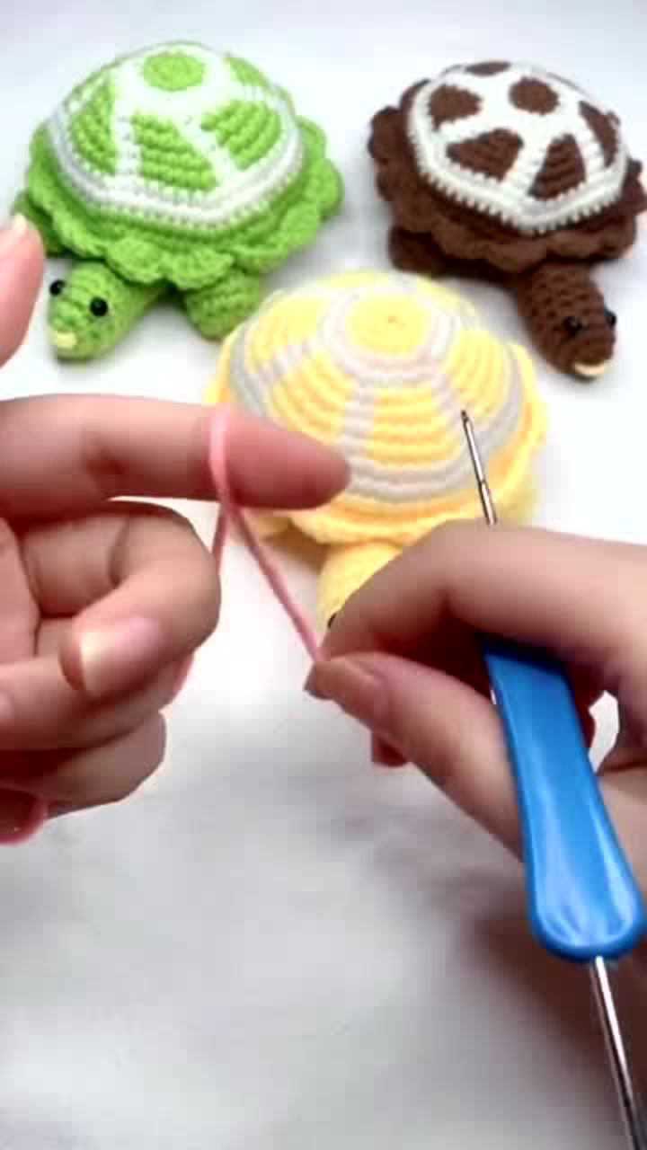 手工编织教程,用粉色的毛线织可爱的小乌龟