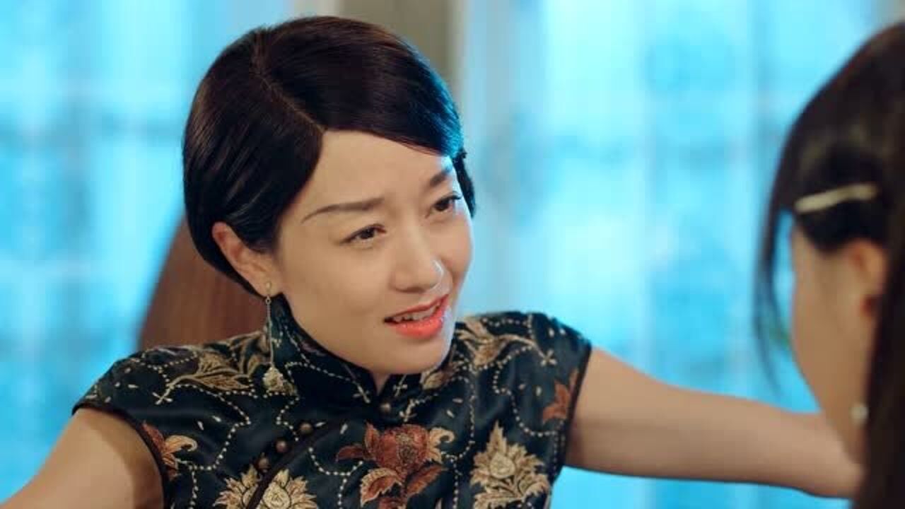 《旗袍美探》小桃子被求婚了,苏小姐:天哪,到现在都没有男人向我求过