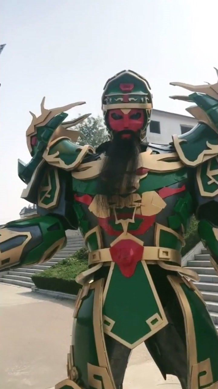 关羽战擎天变形金刚