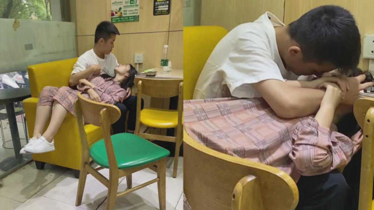 年轻小情侣饭店内亲吻：旁若无人画面不忍直视_腾讯视频