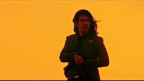 《时空送货人》：王晓明接到神秘来电，要他拯救未来，他却以为一切是幻觉