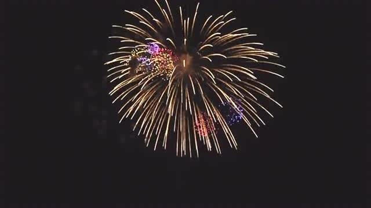 实拍日本四尺玉烟花燃放直径1200m绽放瞬间拯救所有不开心
