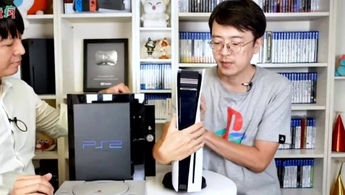 PS5主机于DualSense控制器的终于开箱啦 详细解说历代主机排排站